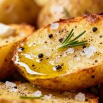 Chefs’ Trick to Cook a Baked Potato in Under 10 Minutes Without an Oven or Stovetop